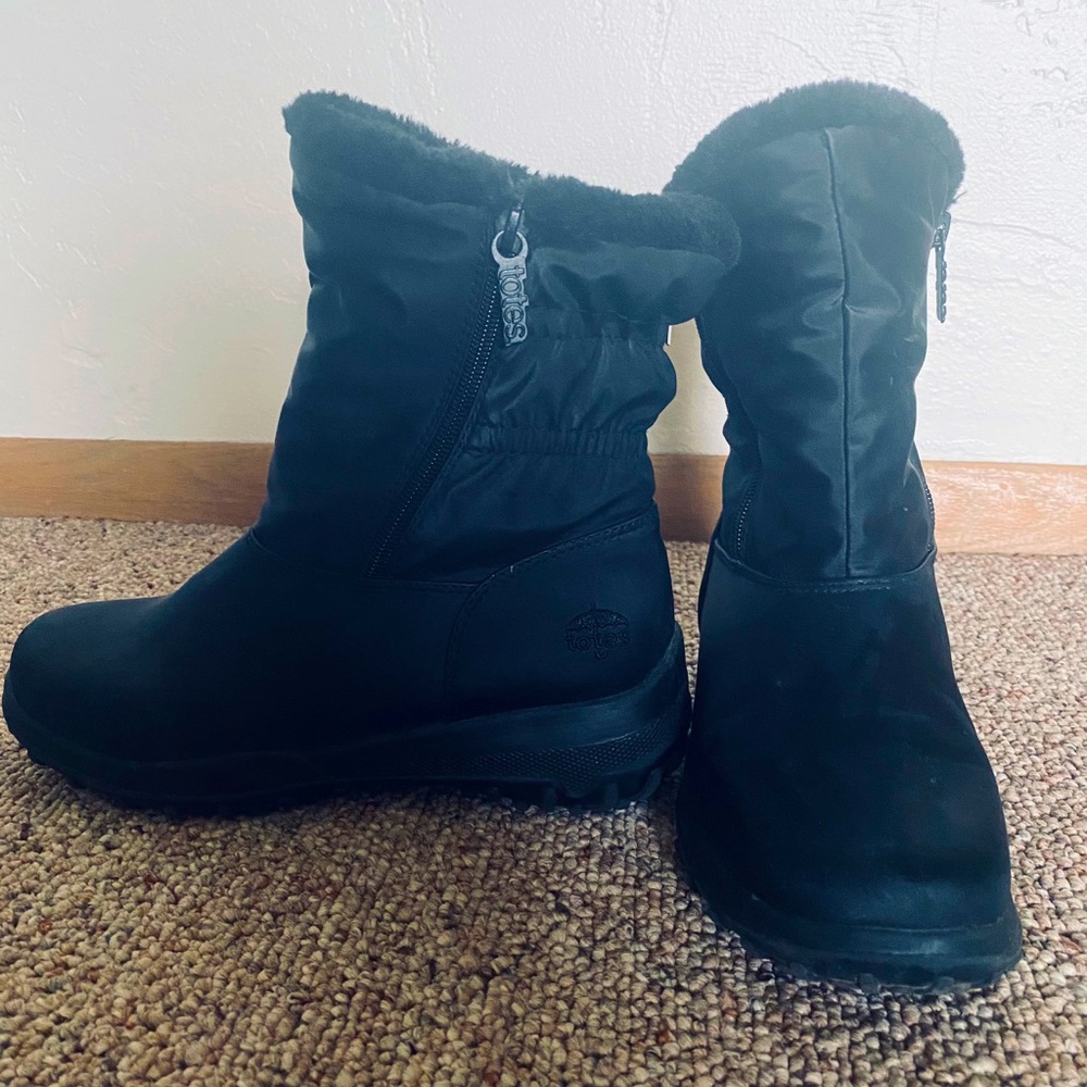 Totes boots
